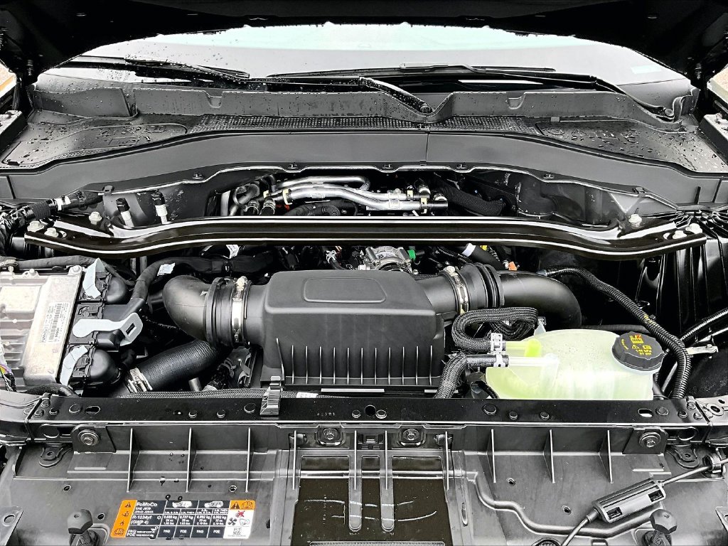 2026 Ford Explorer ST - Photo 15