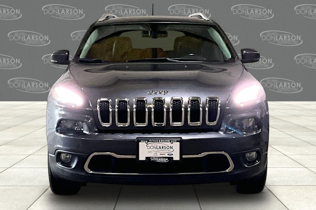 Used 2016 Jeep Cherokee Limited with VIN 1C4PJMDB1GW284986 for sale in Baraboo, WI