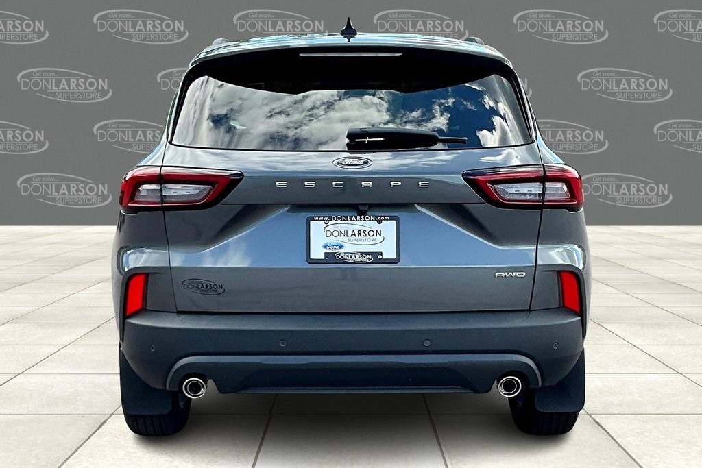 2025 Ford Escape ST-Line photo 4