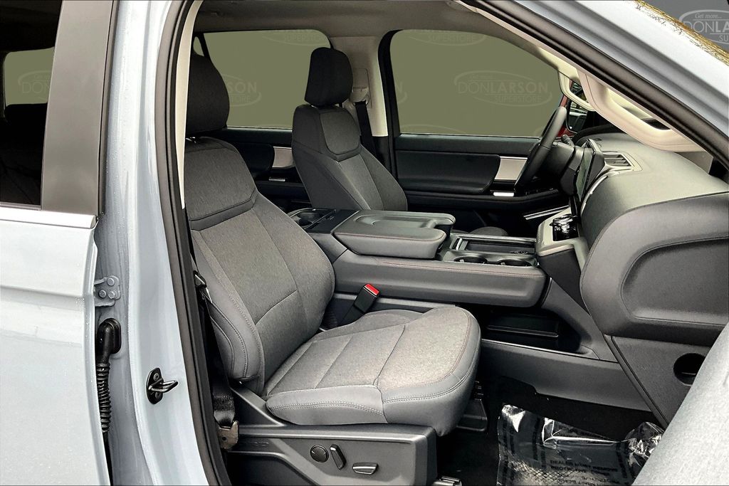 2025 Ford Expedition Active - Photo 13