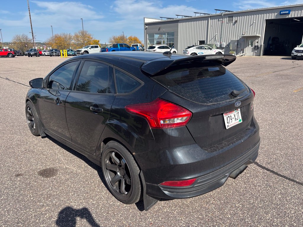 Used 2015 Ford Focus ST with VIN 1FADP3L92FL322693 for sale in Baraboo, WI