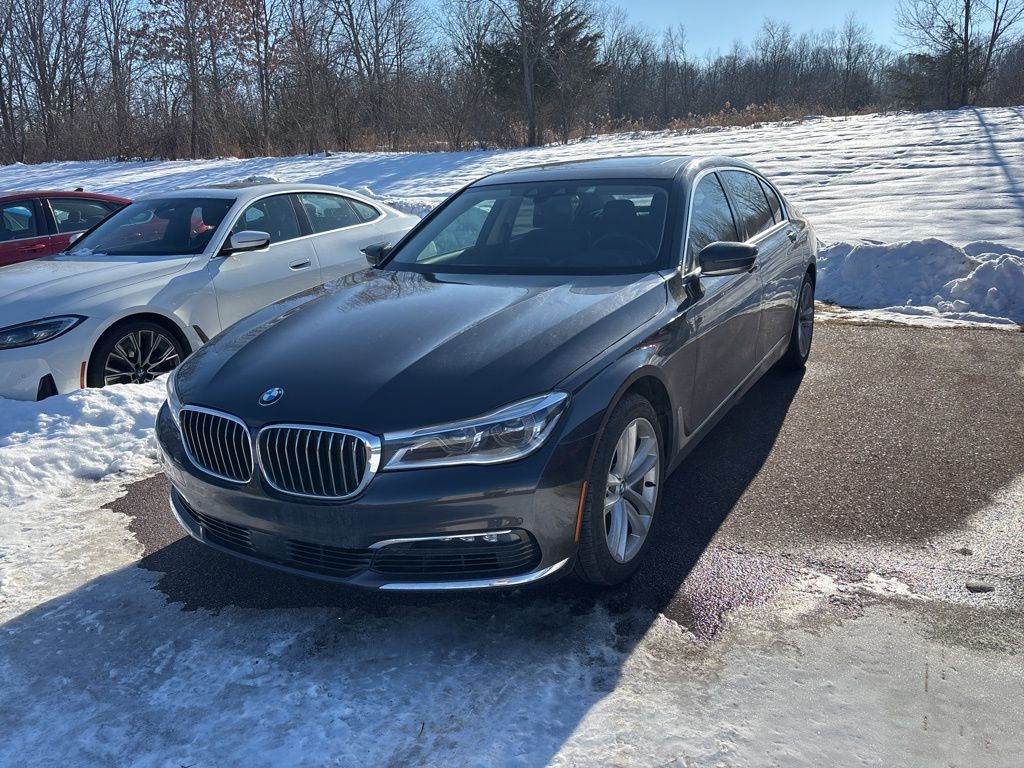 2018 BMW 7 Series 750i's photo