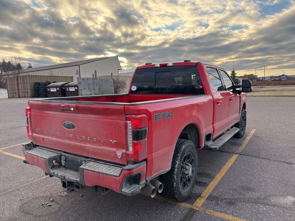 2023 Ford F-350 XLT photo 2