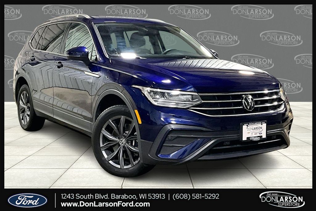 2024 Volkswagen Tiguan SE's photo