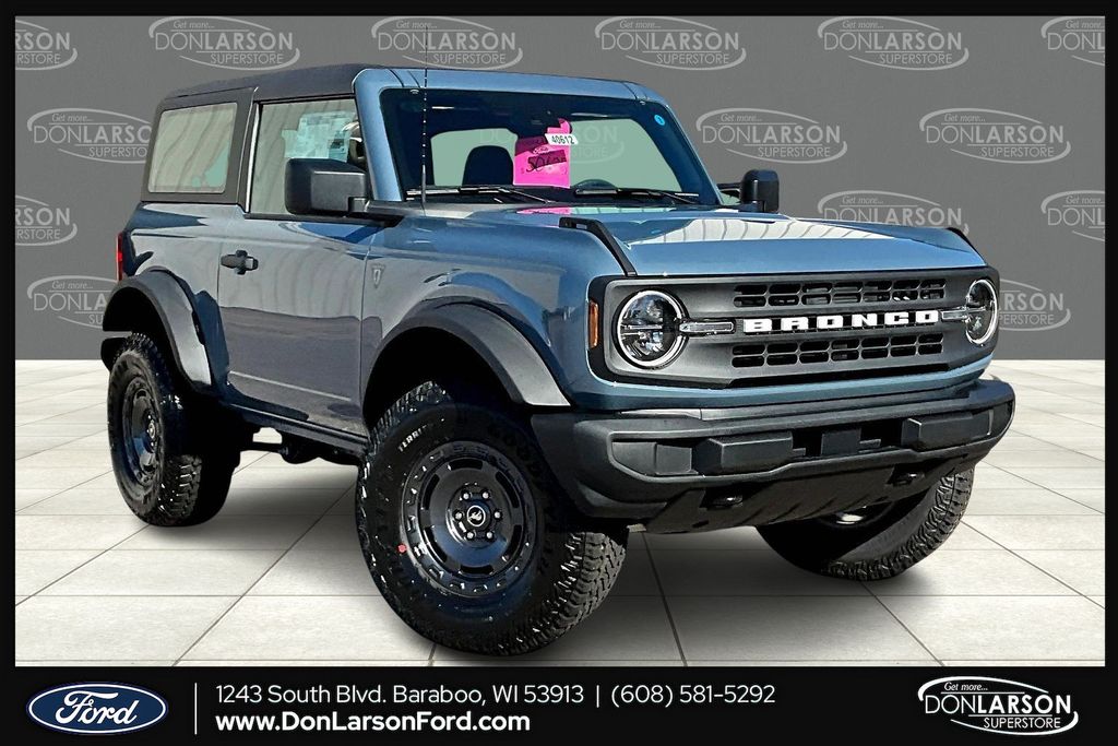 2025 Ford Bronco 2-Door Base's photo