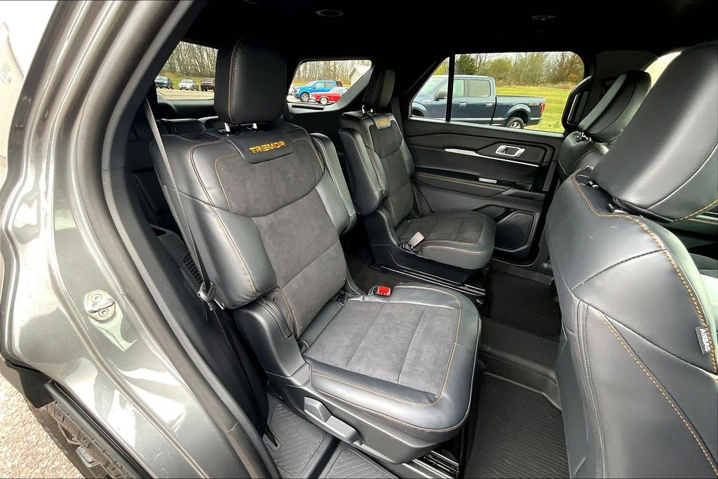 2026 Ford Explorer Tremor - Photo 14