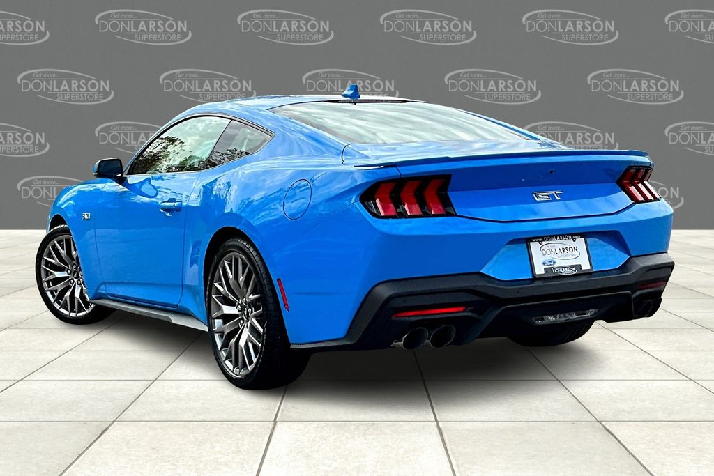 2025 Ford Mustang GT Premium photo 3