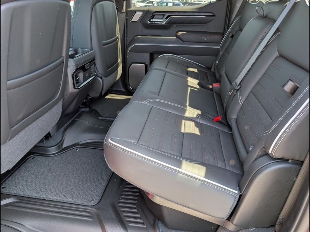 2026 GMC Sierra 1500 AT4X - Photo 11