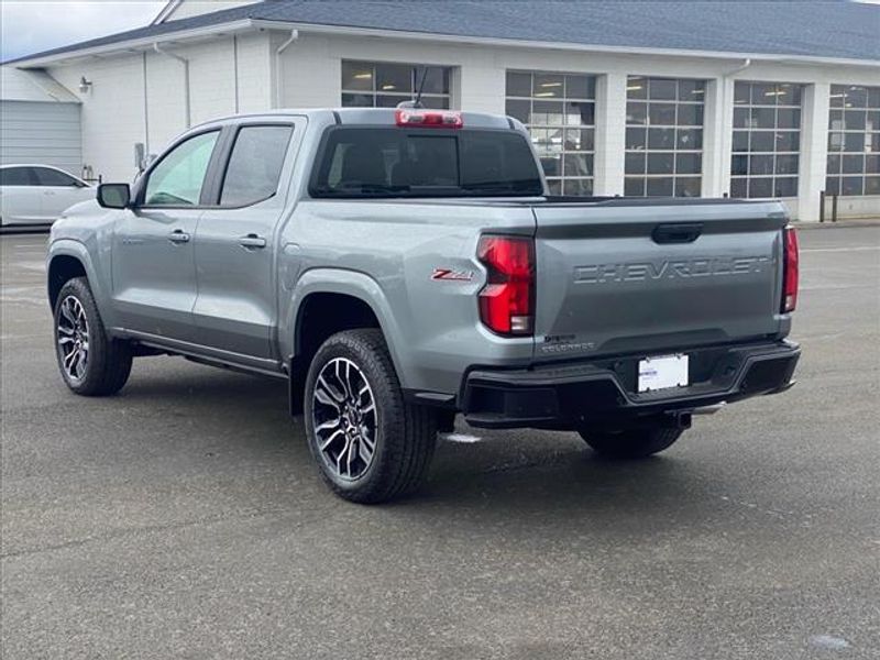 2025 Chevrolet Colorado Z71 photo 3