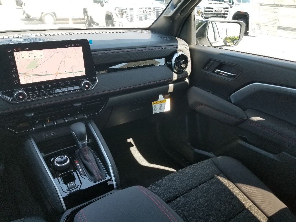 2025 Chevrolet Colorado Z71 - Photo 6