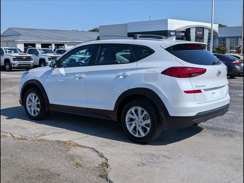 2021 Hyundai Tucson Value photo 3
