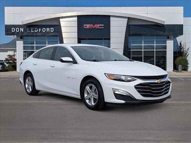 2022 Chevrolet Malibu 1FL's photo