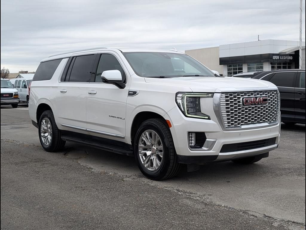 2021 GMC Yukon XL Denali's photo