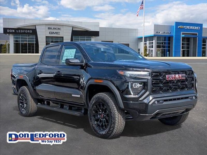 2026 GMC Canyon Elevation's photo
