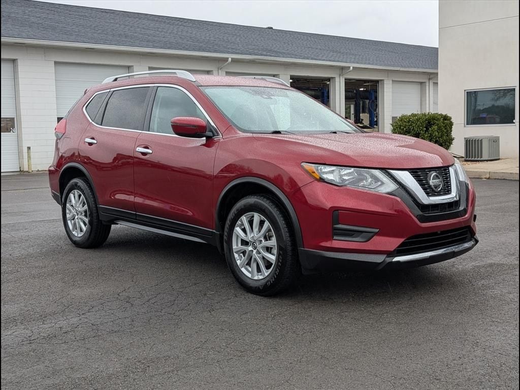 2020 Nissan Rogue SV's photo
