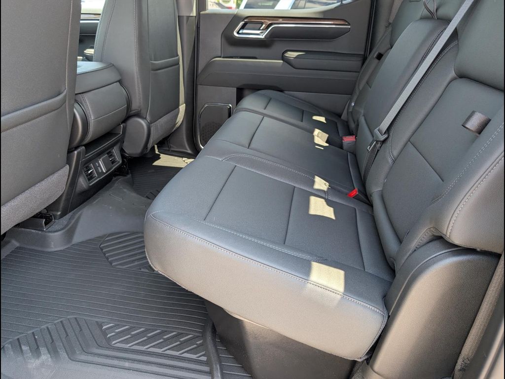 2026 Chevrolet Silverado 1500 LT - Photo 11
