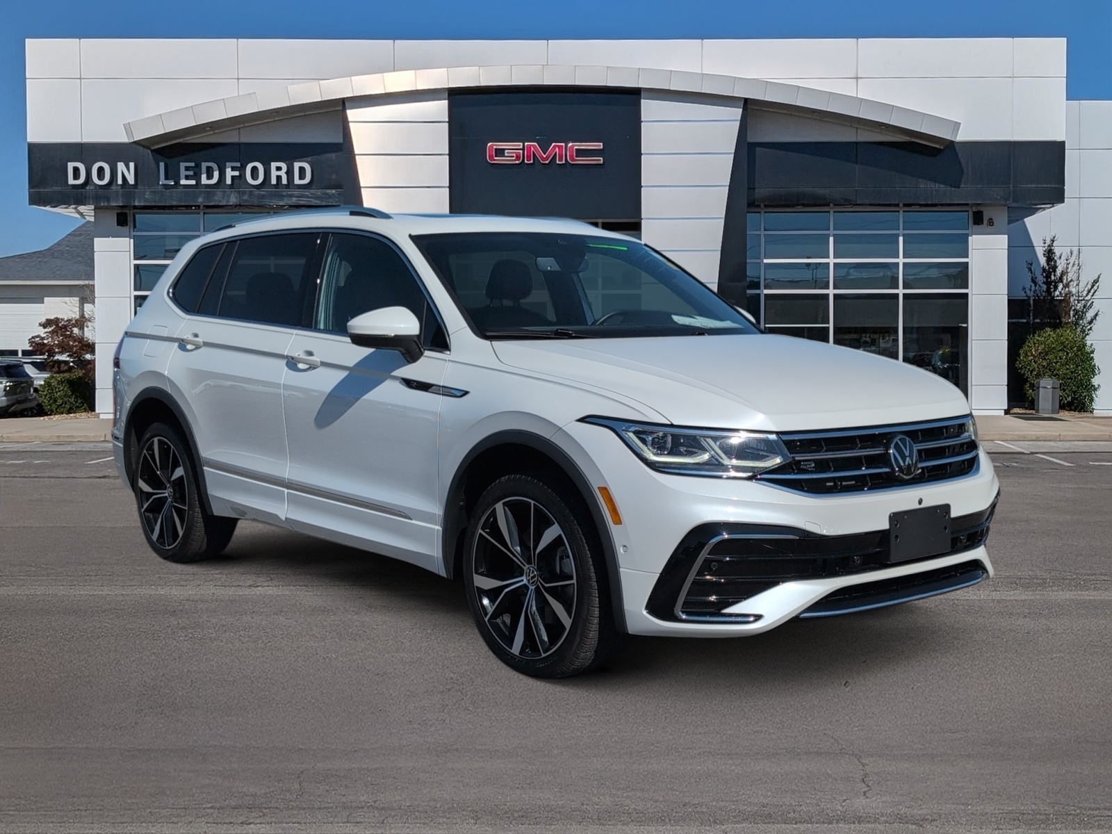 Used 2024 Volkswagen Tiguan SEL R-Line SUV
