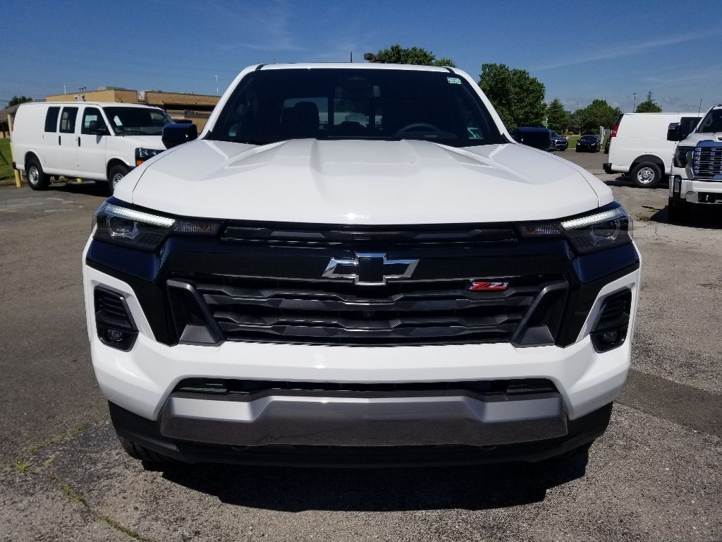 2025 Chevrolet Colorado Z71 photo 4
