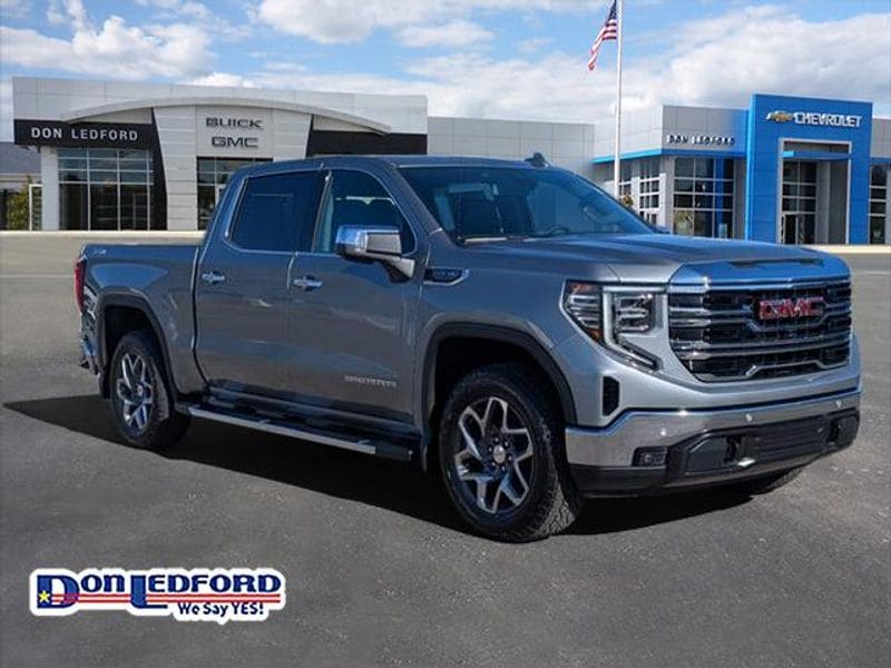 2026 GMC Sierra 1500 SLT's photo
