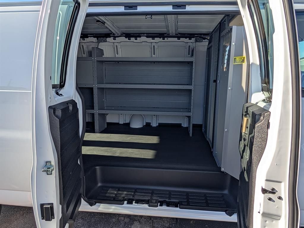 2025 Chevrolet Express Cargo Work Van - Photo 6