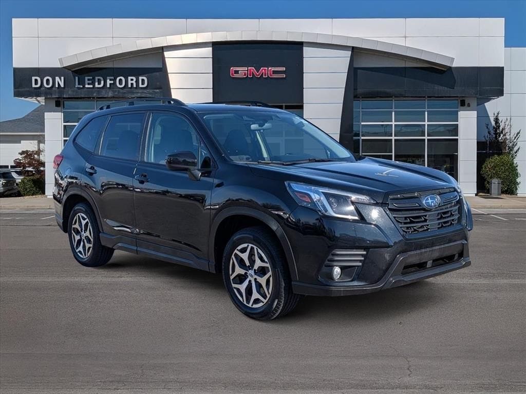 2023 Subaru Forester Premium's photo