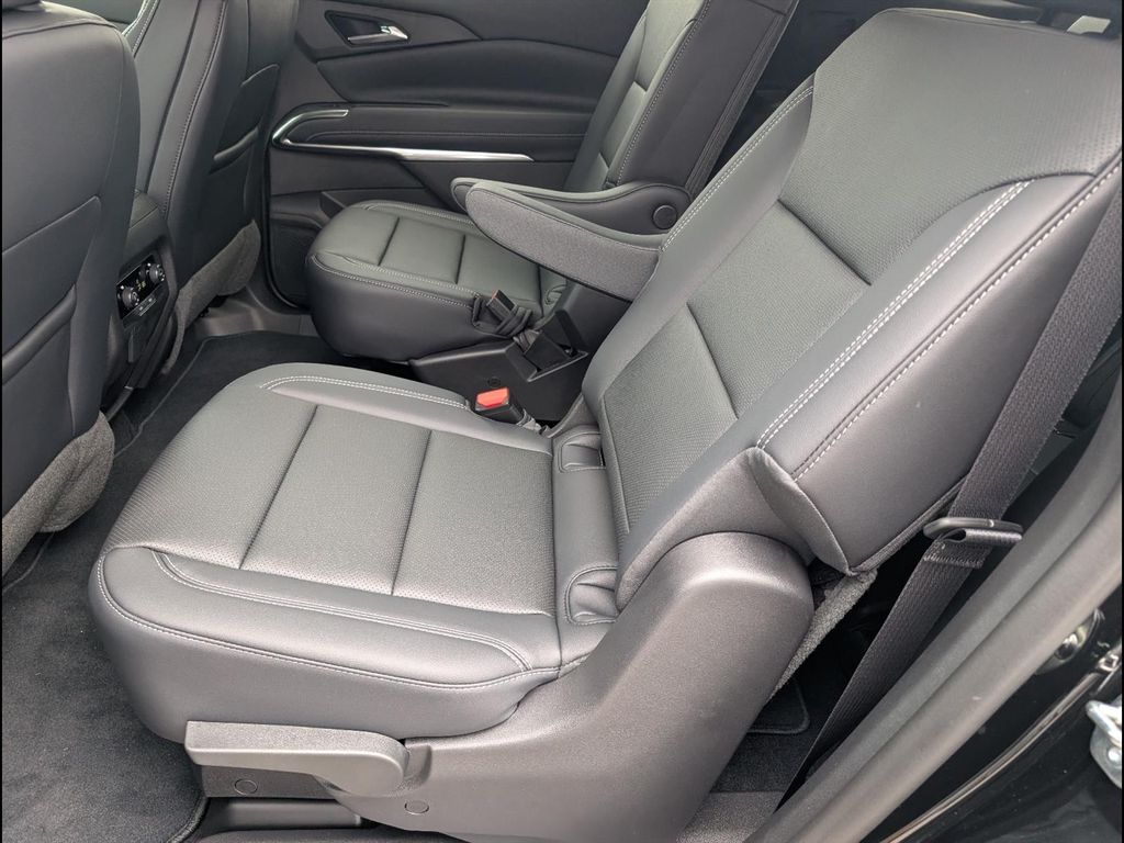 2026 Chevrolet Traverse LT - Photo 7