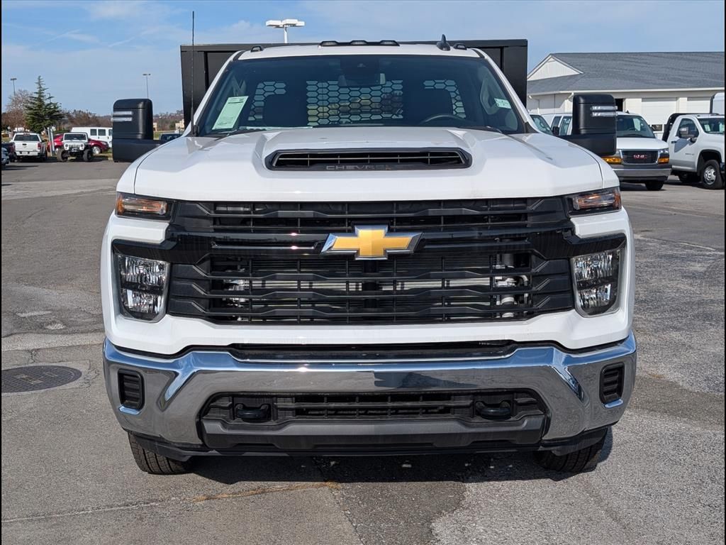 2025 Chevrolet Silverado 3500HD Work Truck photo 2