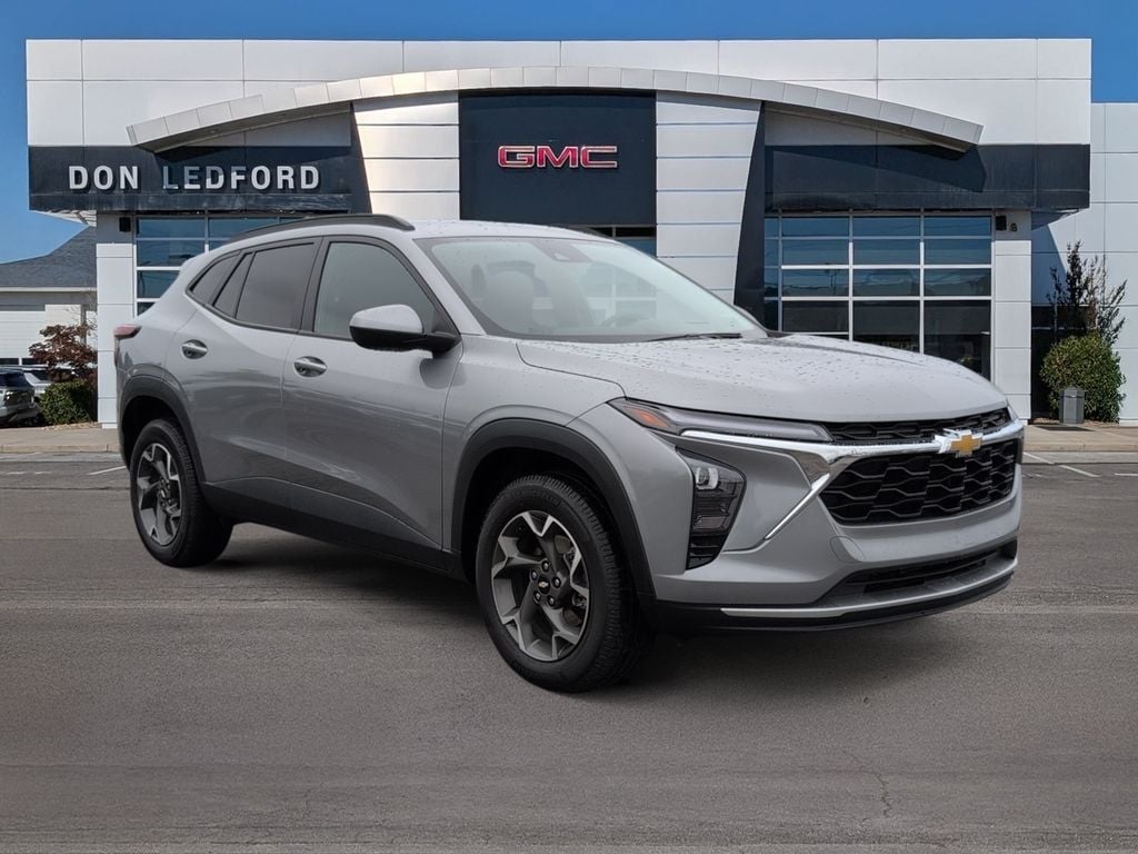 2024 Chevrolet Trax LT's photo
