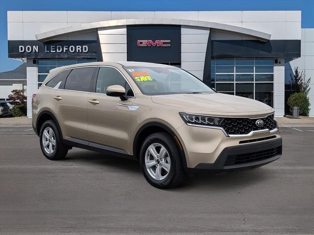 2021 Kia Sorento LX's photo