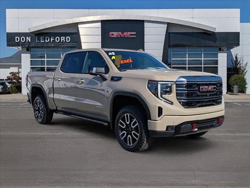2023 GMC Sierra 1500 AT4's photo