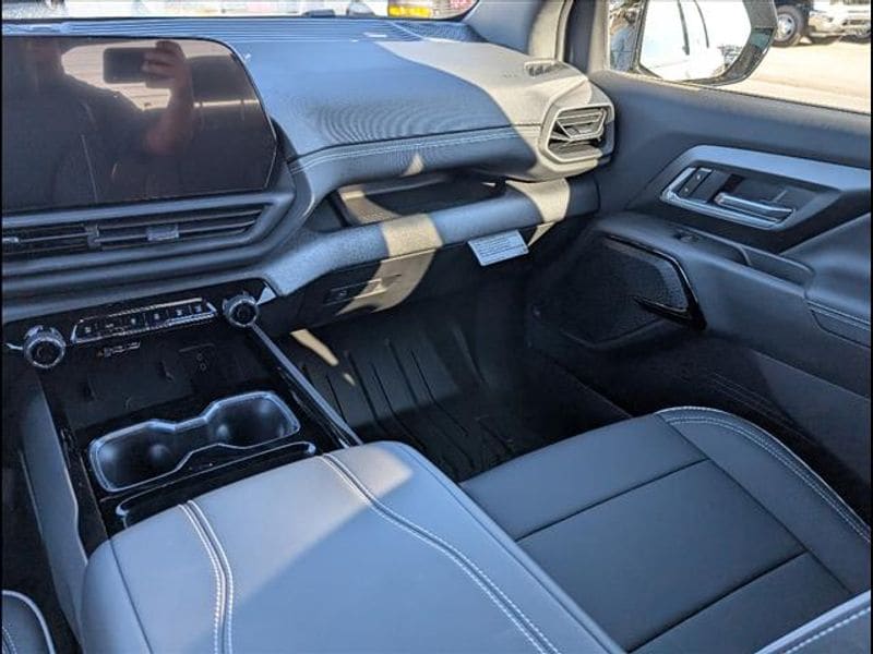 2026 Chevrolet Silverado EV LT - Photo 7