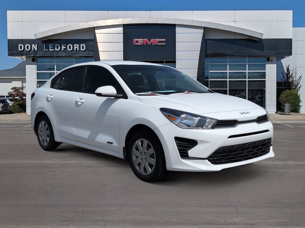 2023 Kia Rio LX iVT's photo