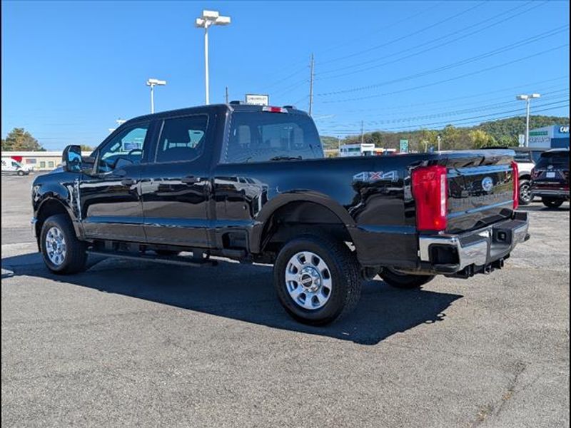 2024 Ford F-250 XLT photo 3