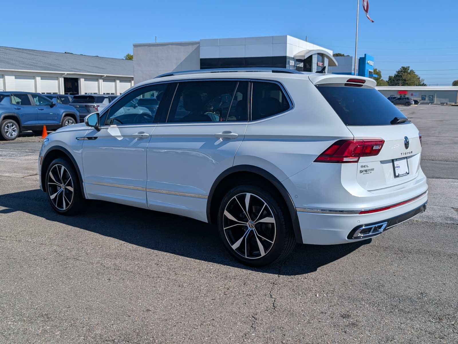 Used 2024 Volkswagen Tiguan SEL R-Line SUV