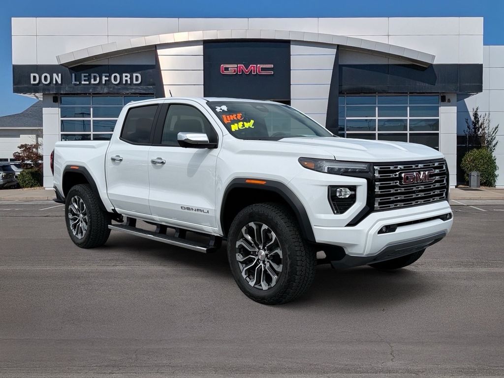 2024 GMC Canyon 4WD Denali Crew Cab Short Box's photo