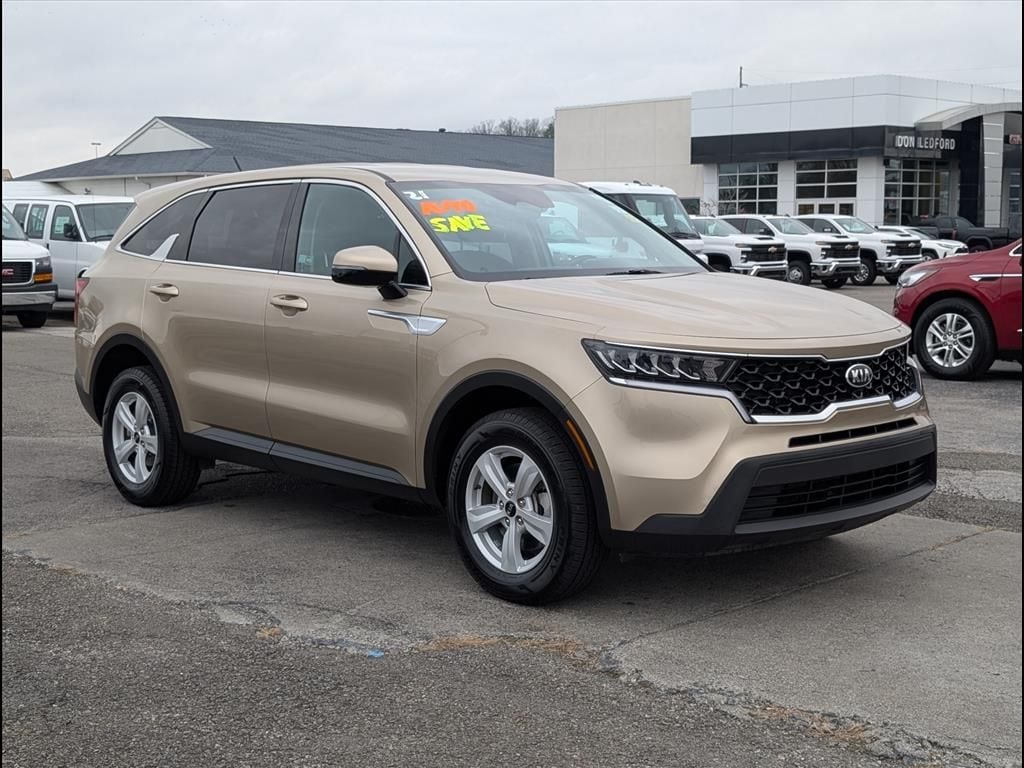 2021 Kia Sorento LX's photo