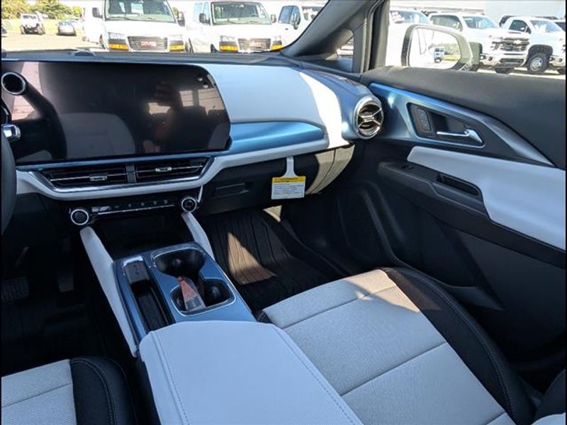 2026 Chevrolet Equinox EV 2LT - Photo 7