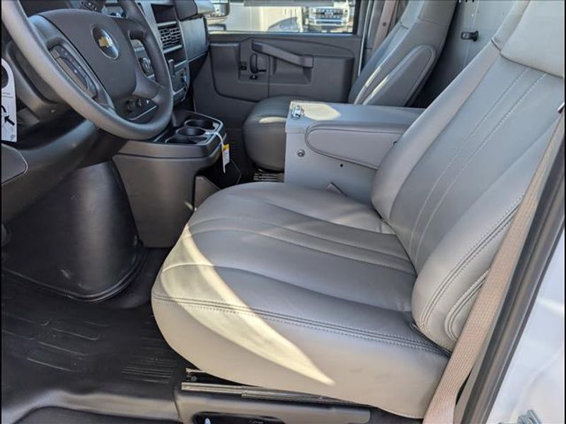 2025 Chevrolet Express Cargo Work Van - Photo 6