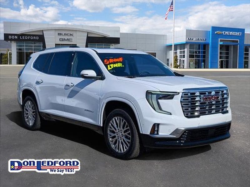2026 GMC Acadia Denali FWD's photo