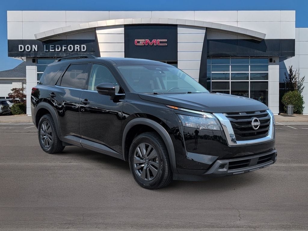 Used 2024 Nissan Pathfinder SV SUV