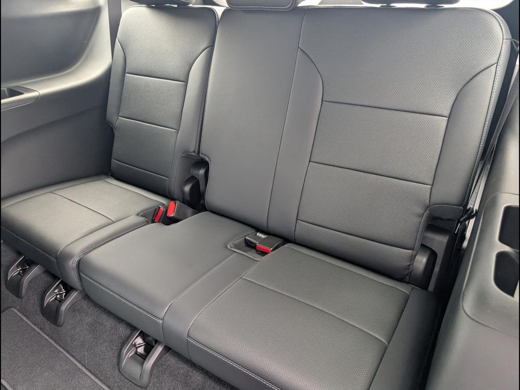 2026 Chevrolet Traverse LT - Photo 6