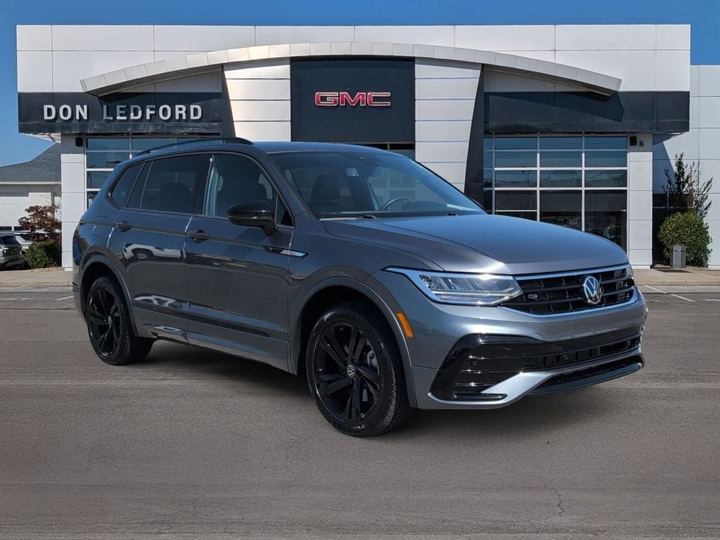 2024 Volkswagen Tiguan 2.0T SE R-Line Black's photo