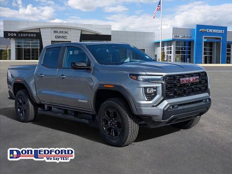2024 GMC Canyon Elevation's photo