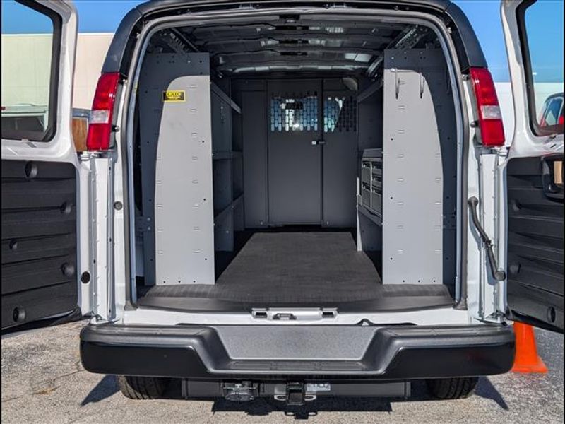 2025 Chevrolet Express Cargo Work Van - Photo 10