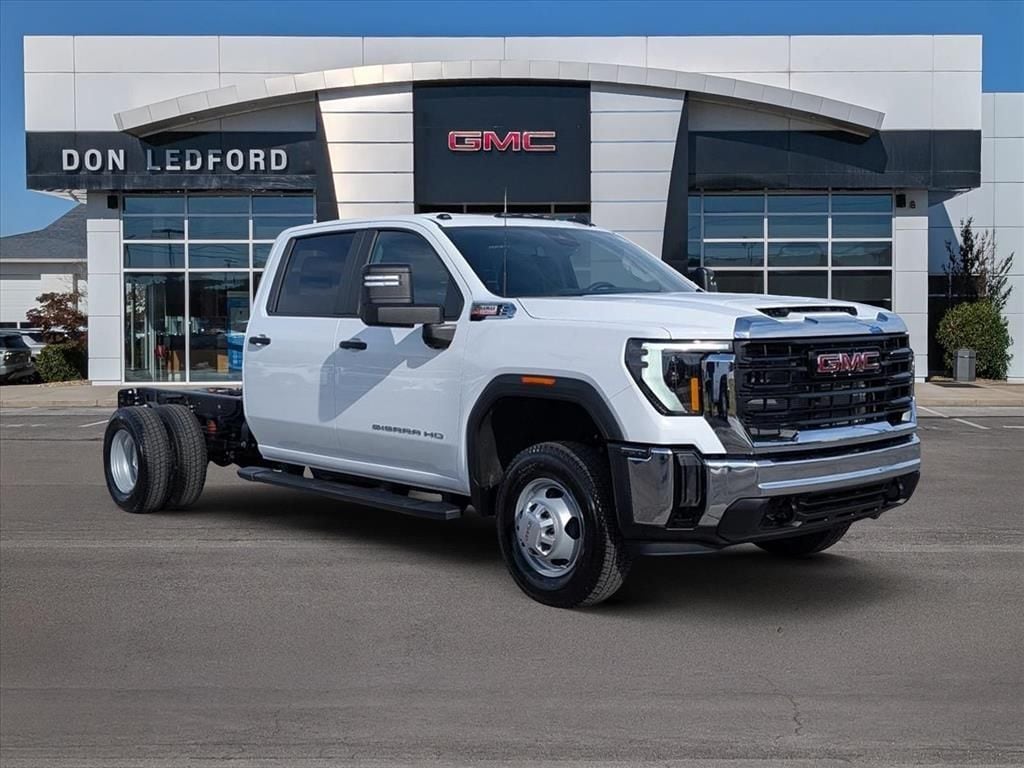 2026 GMC Sierra 3500 Chassis Cab Pro's photo