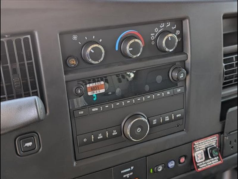 2025 Chevrolet Express Cargo Work Van - Photo 7