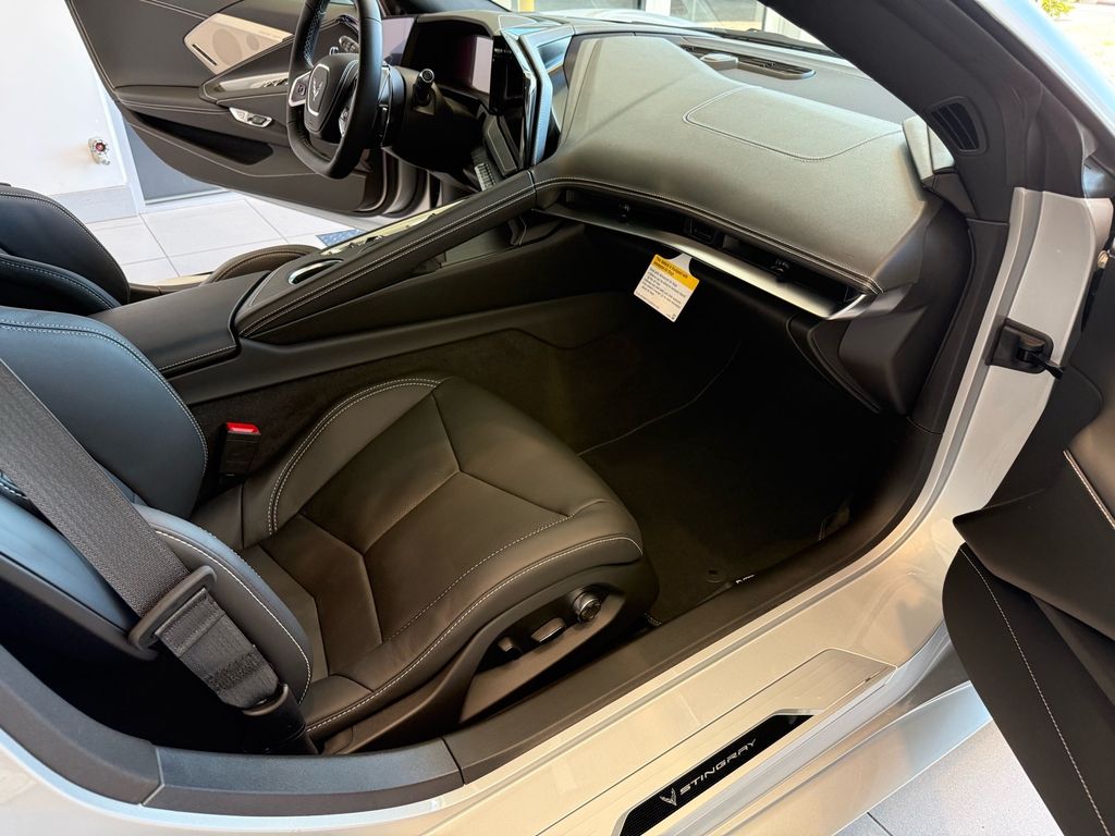 2026 Chevrolet Corvette 2LT - Photo 8