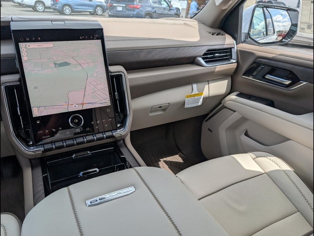 2026 GMC Yukon Denali - Photo 7