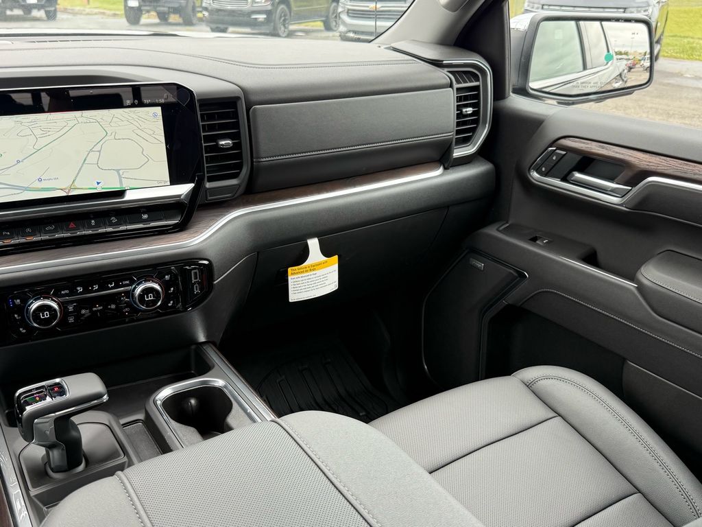 2026 GMC Sierra 1500 SLT - Photo 7