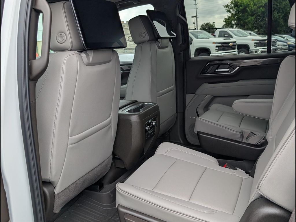 2026 GMC Yukon Elevation - Photo 10